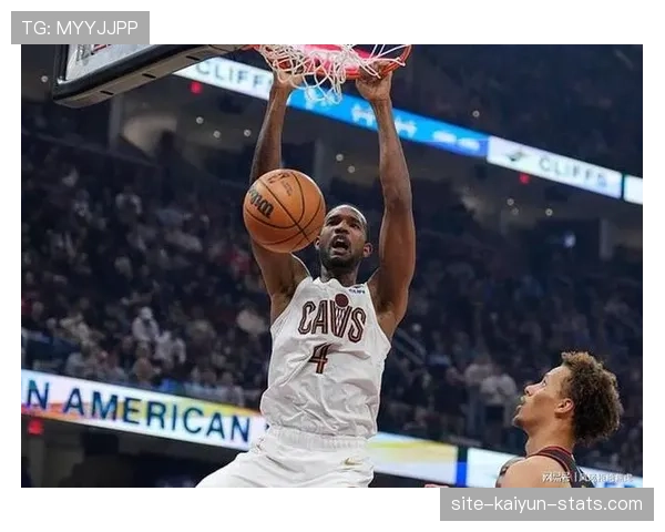 埃文·莫布里挡拆强势拉开防守差距 提升火箭内线进攻效率